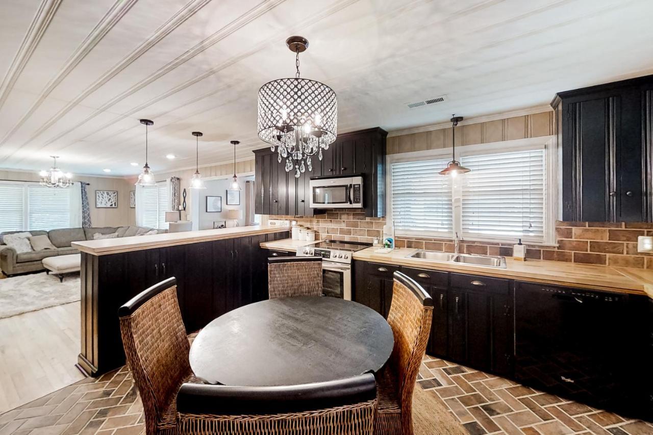 Little River Waterway Cottage Retreat 외부 사진